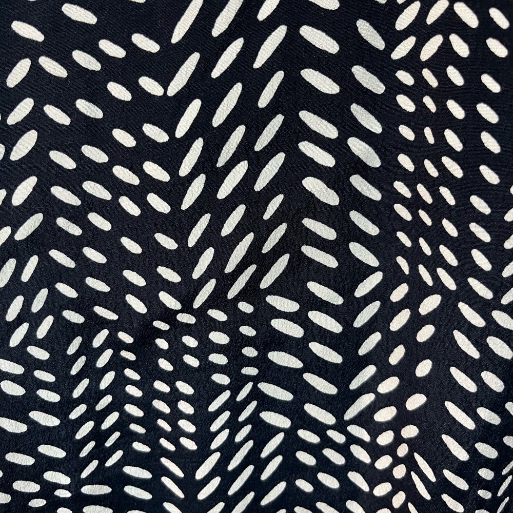 LOFT Navy and White Patterned Garment. 12 - Picture 2 of 5
